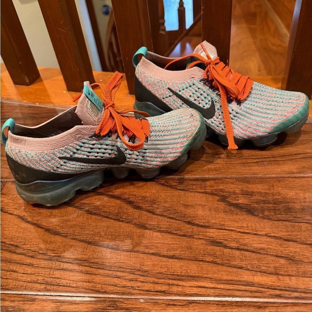 Nike Women's Vapormax Flyknit Multicolor Running Shoes - Picture 7 of 8